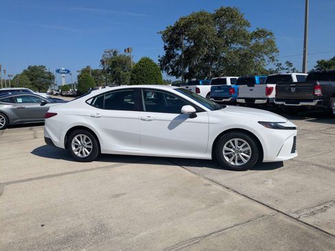 Used 2025 Toyota Camry LE FWD image 3