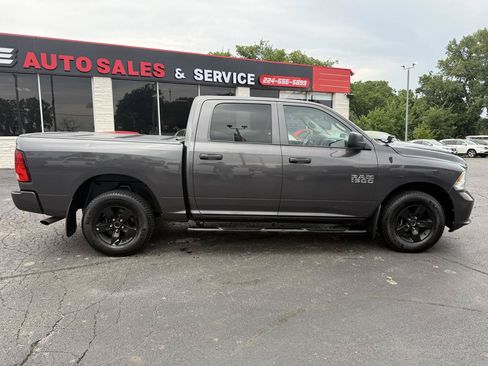 Used 2018 RAM 1500 Express AWD/4WD image 8