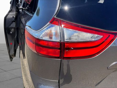 Used 2018 Toyota Sienna LE FWD image 28