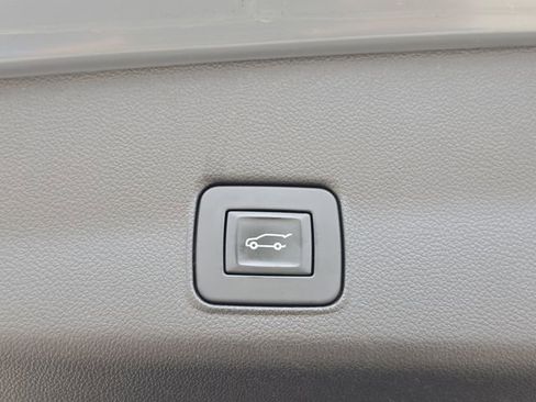 Used 2021 Chevrolet TrailBlazer RS w/ Sun and Liftgate Package FWD image 8