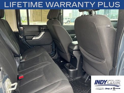 Used 2016 Jeep Wrangler Unlimited Sahara w/ Connectivity Group AWD/4WD image 14