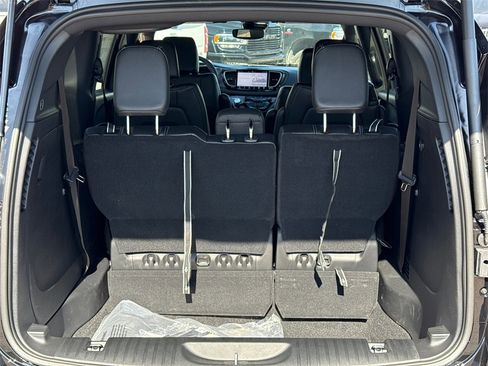 New 2025 Chrysler Voyager LX image 13