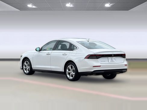 Certified 2023 Honda Accord LX image 3