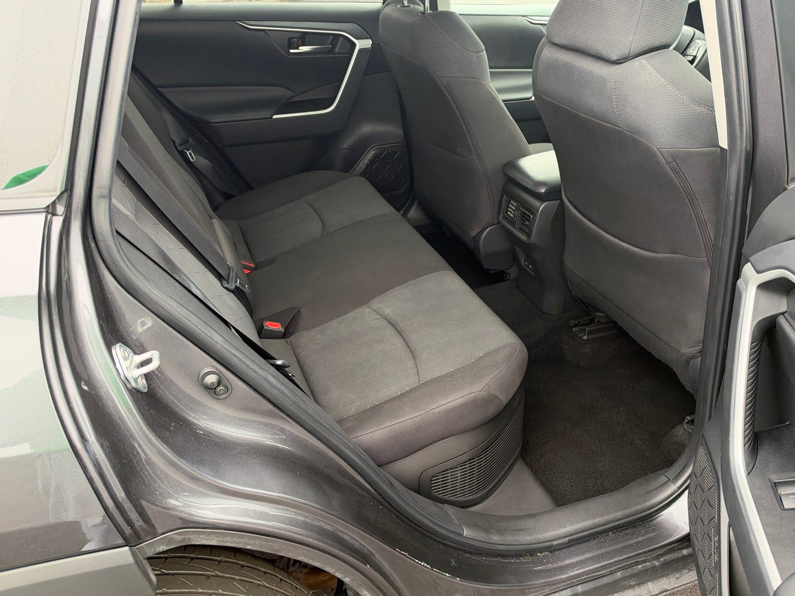 Used 2025 Toyota RAV4 XLE AWD/4WD image 15
