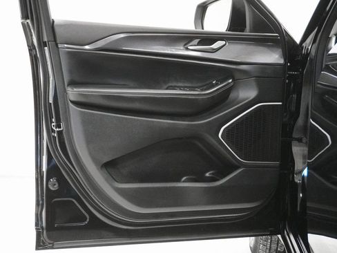 Used 2022 Jeep Grand Cherokee L Laredo w/ Luxury Tech Group I image 13