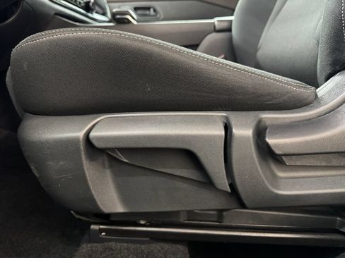 Used 2023 Nissan Rogue S AWD/4WD image 15