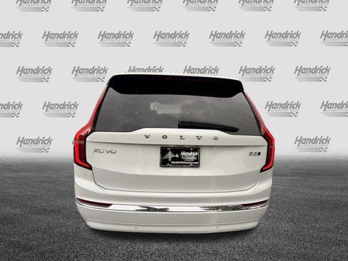 Used 2025 Volvo XC90 B5 Core AWD/4WD image 9