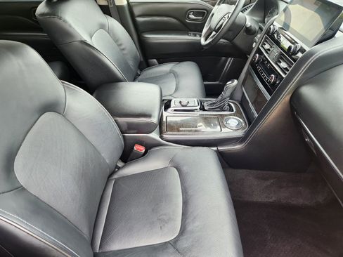 Used 2024 INFINITI QX80 Luxe RWD image 17