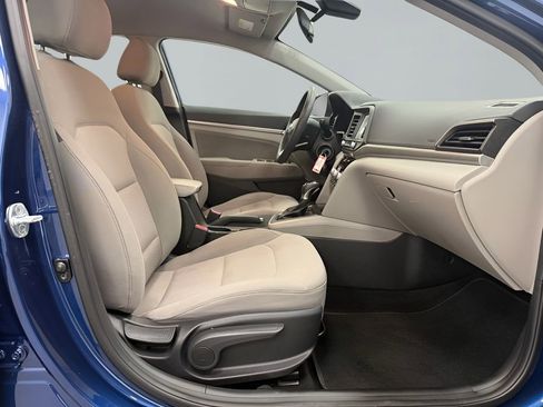 Used 2020 Hyundai Elantra SEL FWD image 12