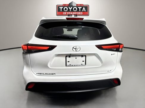 Certified 2026 Toyota Highlander XLE AWD/4WD image 6