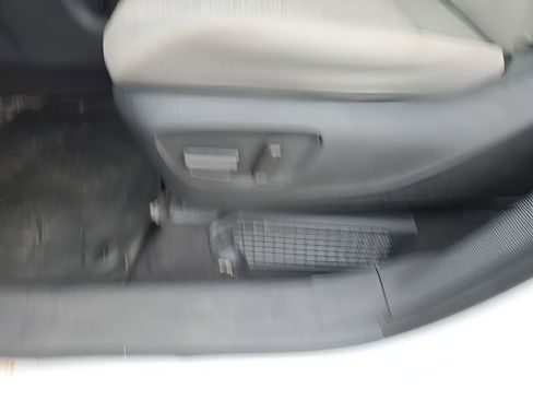 Used 2024 Toyota Sienna LE image 16