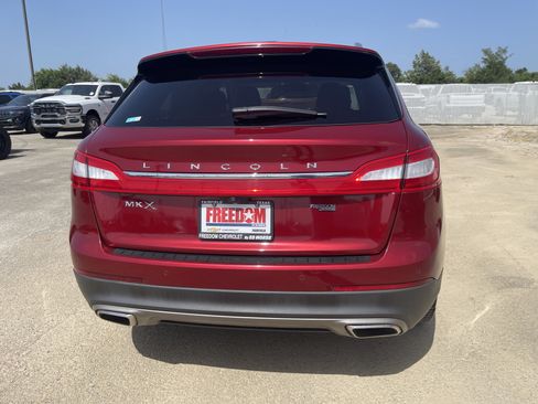 Used 2018 Lincoln MKX Reserve w/ Driver Assistance Package FWD image 5