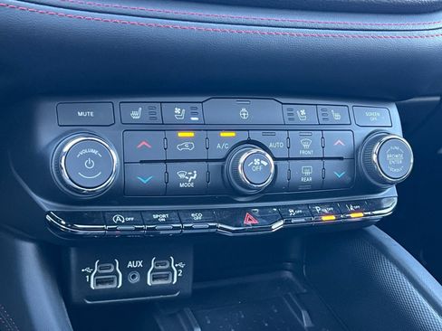 Used 2025 Dodge Durango GT AWD/4WD image 22