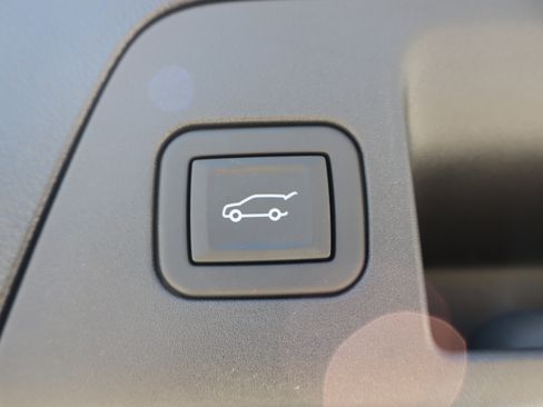 Used 2023 Buick Envision Preferred w/ Sport Touring Package AWD/4WD image 25