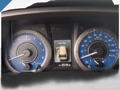 Used 2018 Toyota Sienna XLE image 1