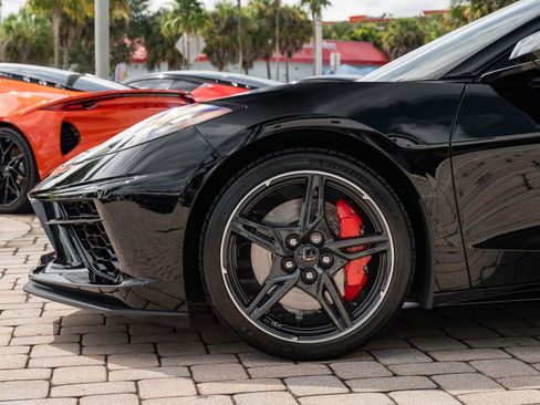 Used 2021 Chevrolet Corvette Stingray Premium Cpe w/ Z51 Performance Package RWD image 39