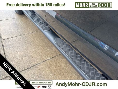 Used 2019 Nissan Titan SL w/ Midnight Edition image 10