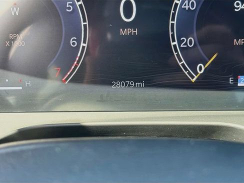 Used 2024 Jeep Grand Cherokee Altitude AWD/4WD image 13