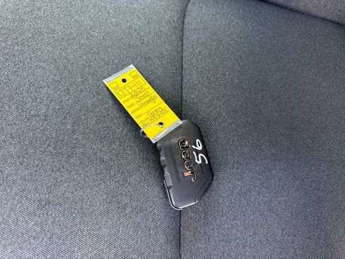 Used 2025 Jeep Wrangler Unlimited Sport AWD/4WD image 30
