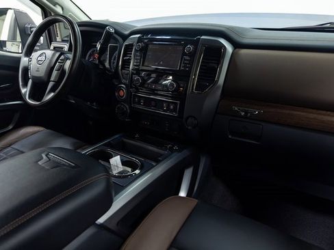 Used 2017 Nissan Titan Platinum Reserve image 23