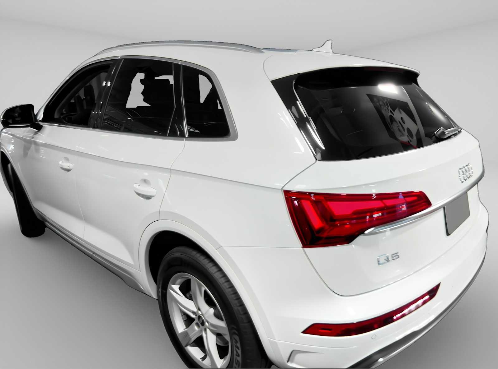 Used 2021 Audi Q5 2.0T Premium w/ Convenience Package AWD/4WD image 2