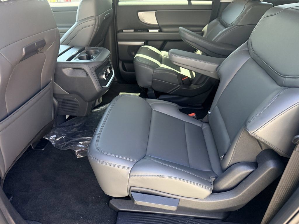New 2026 Ford Expedition Max Active AWD/4WD image 16