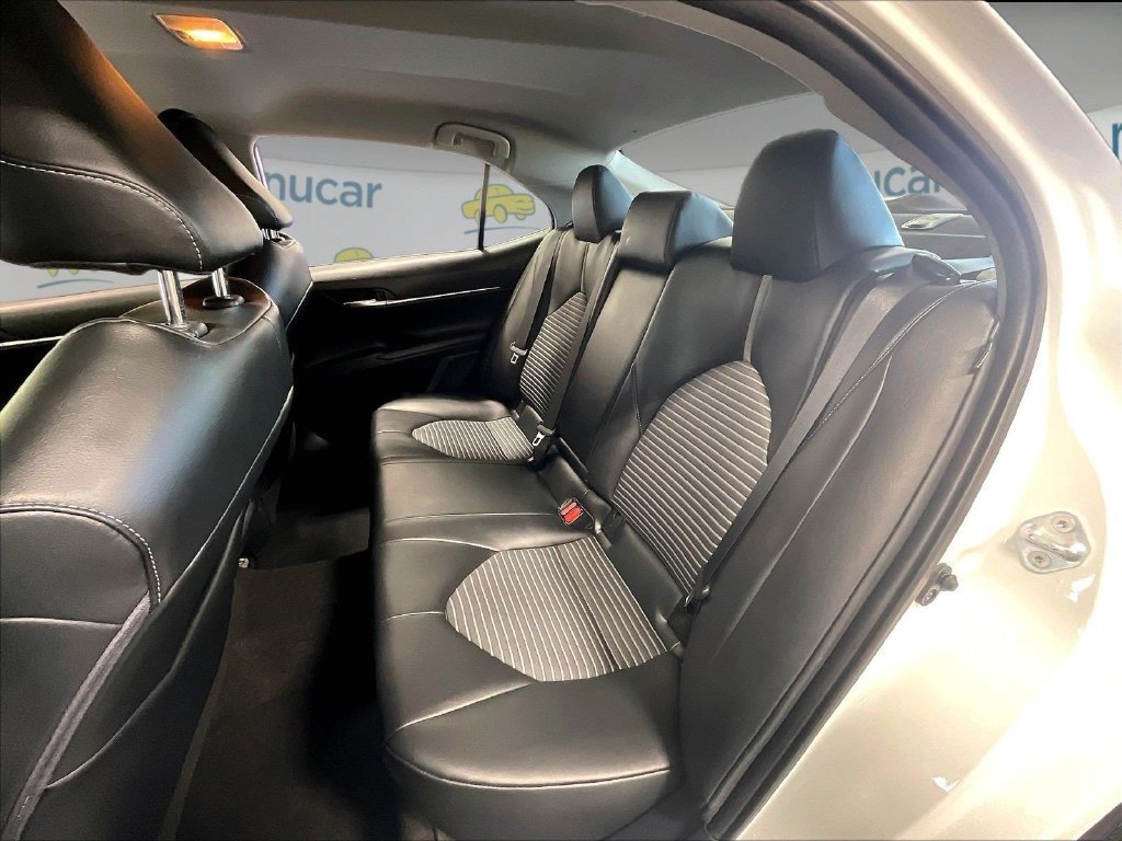 Used 2021 Toyota Camry SE w/ Cold Weather Package FWD image 15