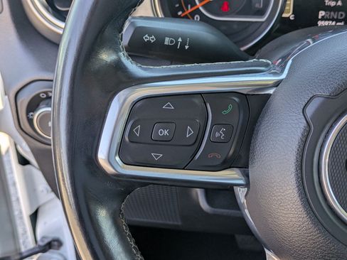 Used 2020 Jeep Wrangler Unlimited Sahara AWD/4WD image 19