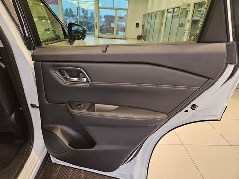 New 2026 Nissan Rogue Platinum w/ Platinum Premium Package image 30