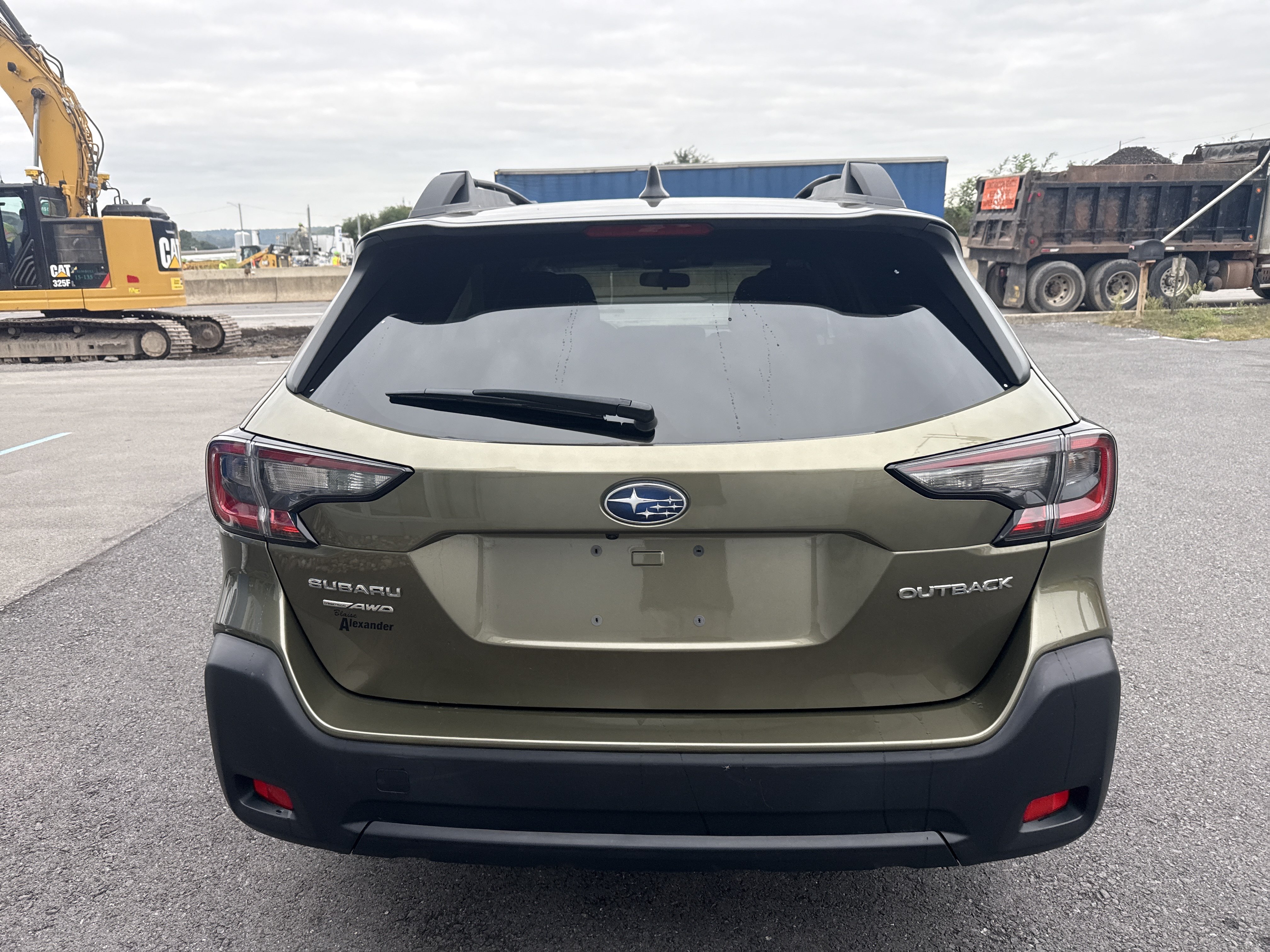 Used 2025 Subaru Outback Premium AWD/4WD image 4