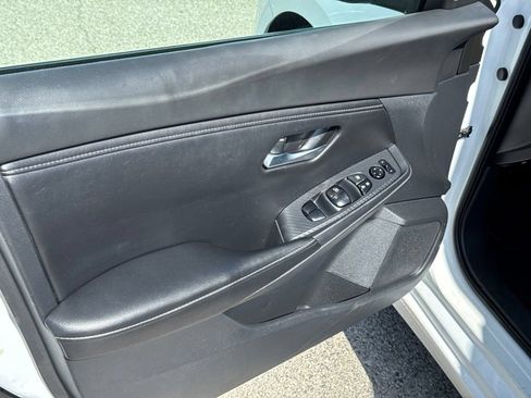 Used 2022 Nissan Sentra SV FWD image 9