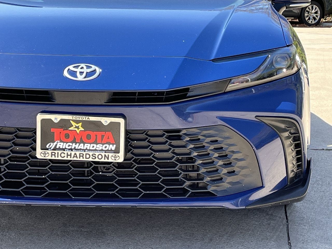 Used 2025 Toyota Camry SE FWD image 8