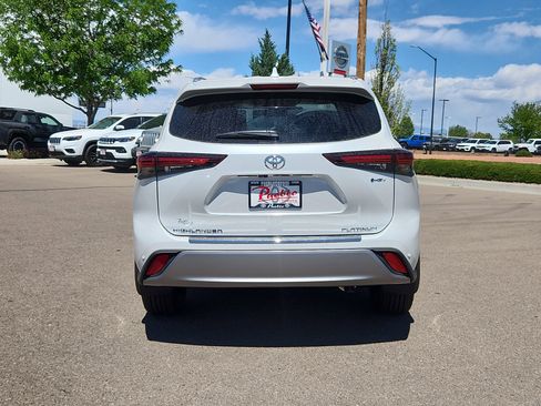 New 2026 Toyota Highlander Platinum AWD/4WD image 11