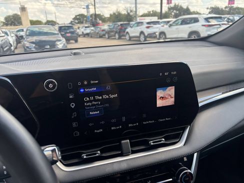 Used 2025 Chevrolet Equinox LT FWD image 20