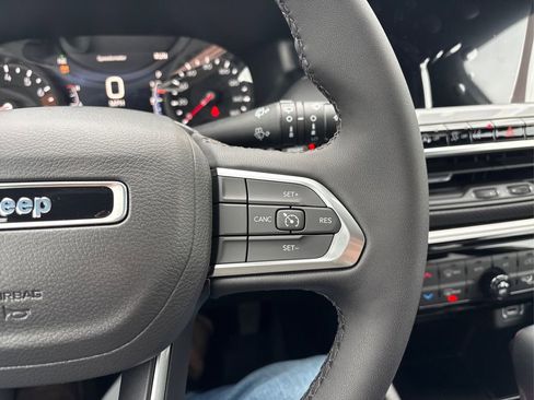 New 2026 Jeep Compass Latitude image 23