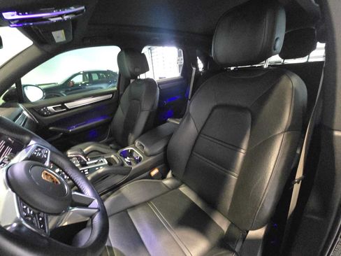 Used 2022 Porsche Cayenne Platinum Edition AWD/4WD image 23