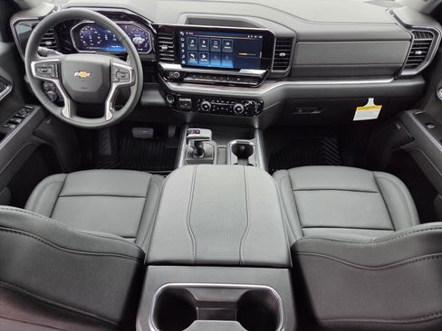 New 2026 Chevrolet Silverado 1500 LTZ w/ LTZ Premium Package AWD/4WD image 7