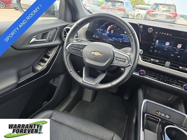 Used 2025 Chevrolet Equinox LT w/ Convenience Package II FWD image 9