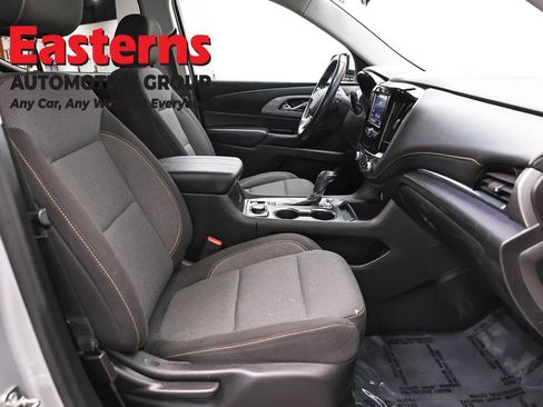 Used 2020 Chevrolet Traverse LT FWD image 25