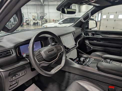 Used 2022 Jeep Wagoneer Series I image 17