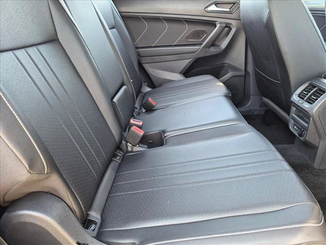 Used 2023 Volkswagen Tiguan SE R-Line FWD image 18