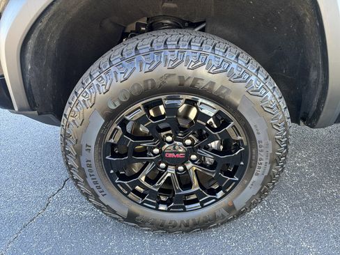 Used 2026 GMC Canyon Elevation w/ Convenience Package image 11