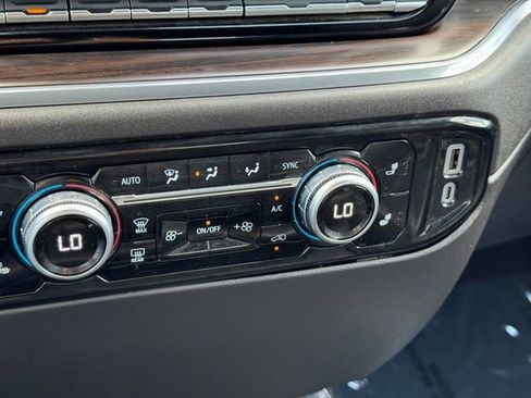 Certified 2024 GMC Sierra 1500 SLT RWD image 22