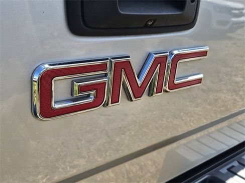 Used 2018 GMC Sierra 1500 SLT w/ SLT Premium Package image 11