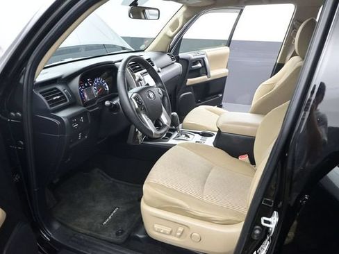 Used 2014 Toyota 4Runner SR5 RWD image 4