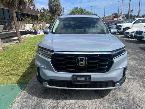 Used 2023 Honda Pilot Touring image 3