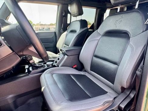 Used 2024 Ford Bronco Big Bend w/ Sasquatch Package AWD/4WD image 11