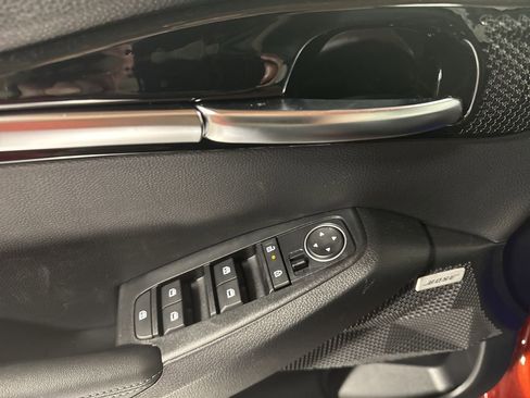 Certified 2025 Kia Seltos SX w/ SX Sunroof Package image 17