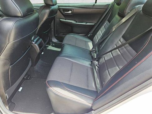 Used 2017 Toyota Camry SE FWD image 16