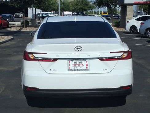 Used 2025 Toyota Camry LE FWD image 5